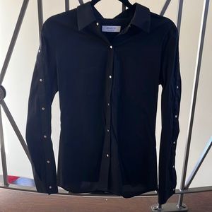 Bailey 44 black snap up top, medium, Lycra blend, cool twist, no defects, 😎